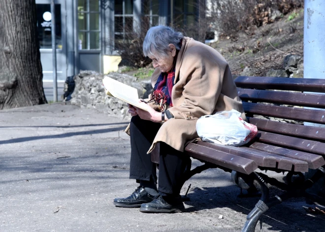 Пенсионерам в Латвии стали платить больше: опубликованы новые данные
