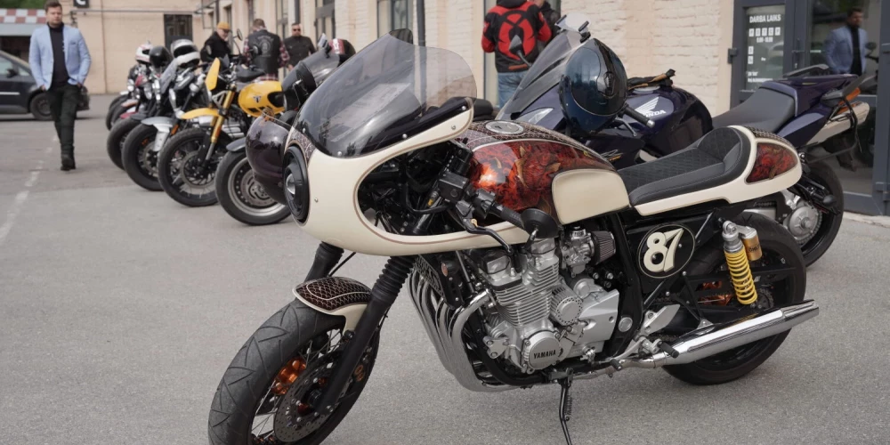 Jau sesto reizi Latvijā norisinājās pasaulē slavenais labdarības un stila brauciens „Distinguished Gentleman’s Ride”.