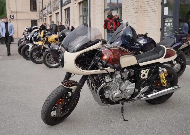 Jau sesto reizi Latvijā norisinājās pasaulē slavenais labdarības un stila brauciens „Distinguished Gentleman’s Ride”.