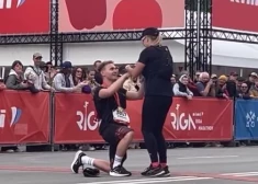 ВИДЕО: на финише Рижского марафона произошел трогательнай момент - она сказала "да"