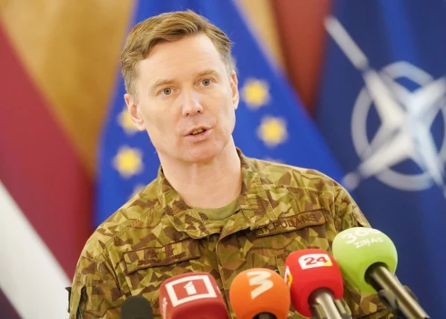 Nacionālo bruņoto spēku komandieris ģenerālmajors Kaspars Pudāns.