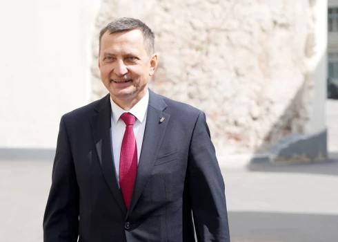  Zaļo un zemnieku savienība uz valdības veidošanas sarunām neplāno doties bez no zemkopības ministra amata atlaistā Armanda Krauzes. 