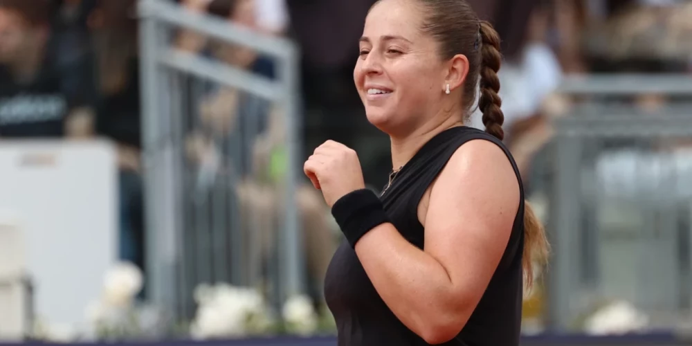 Aļona Ostapenko veiksmīgi sākusi māla sezonu.