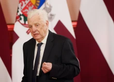 Raimonds Pauls un viņa meita nodibina fondu komponista intelektuālā īpašuma pārvaldībai