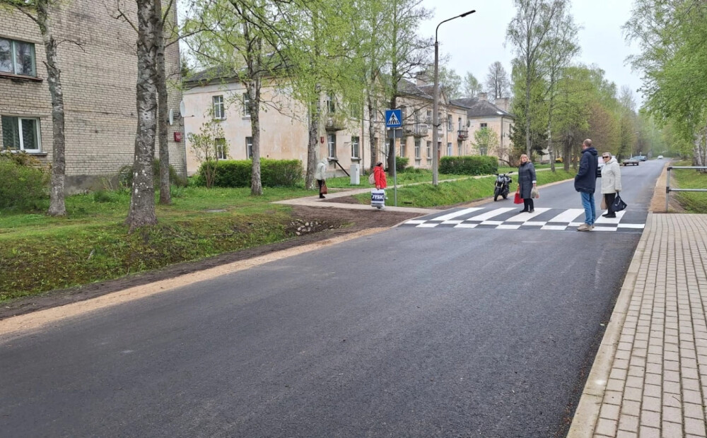 Dienvidkurzemes novadā sākta sezonas ielu un autoceļu seguma atjaunošana