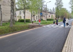 Dienvidkurzemes novadā sākta sezonas ielu un autoceļu seguma atjaunošana