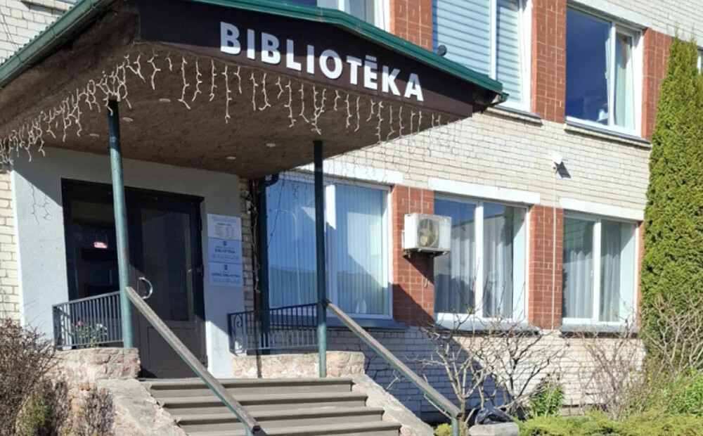 Iecavā plāno apvienot Edvarta Virzas bibliotēku un bērnu bibliotēku