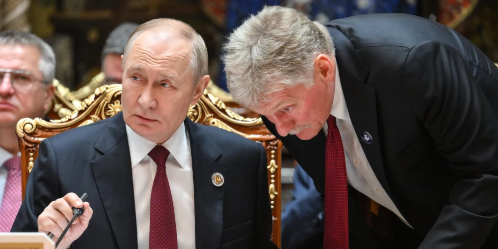 Владимир Путин и Дмитрий Песков.