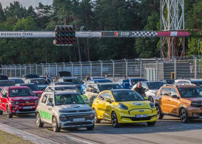 Uzlādes čempioni: kuri elektroauto modeļi spēj sasniegt lielāko uzlādes jaudu?
