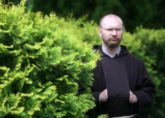 Cietušā puse pārsūdz spriedumu prāvesta Damberga lietā par bērna seksuālu izmantošanu