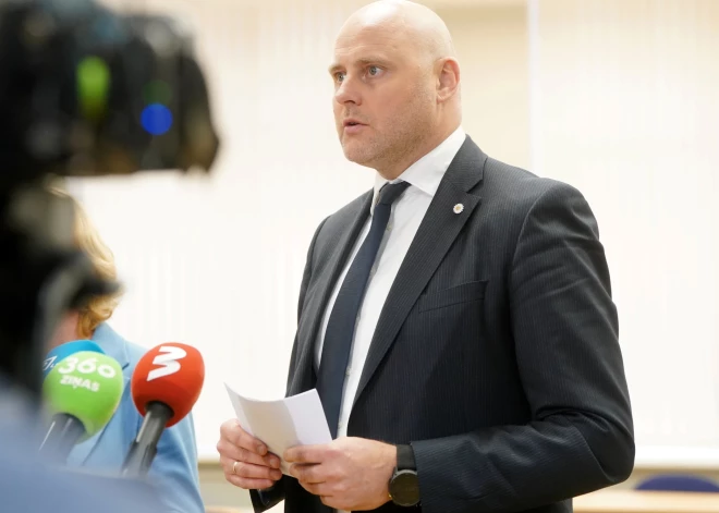 Ziņu sižetā premjera amata kandidāts Kulbergs kļūdaini pieteikts kā "ēdiena kurjers no Indijas"