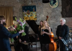 FOTO: mazajā Mežotnes pilī  kocertsezonu ieskandina ar maestro Raimonda Paula jaunāko veikumu