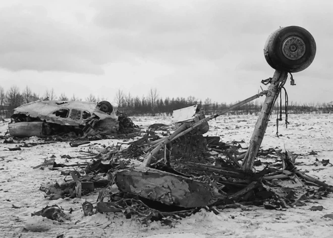 Līdz Liepājai bija vien dažas minūtes: kā parasts reiss kļuva par lielāko aviokatastrofu Latvijas vēsturē