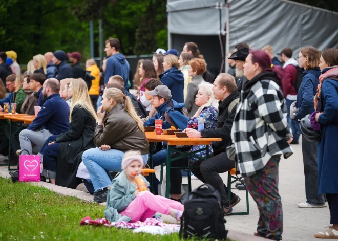 Otrdien, 19. maijā, hokeja fani Esplanādē vēroja Latvijas izlases spēli pret Austriju, kurā Latvijas hokejisti piedzīvoja zaudējumu.