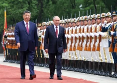 Путин прилетел в Китай вскоре после Трампа: Си заговорил о "непоколебимых" связях с Россией