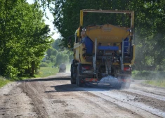 Valmieras novadā atputekļo grants ielas un ceļus