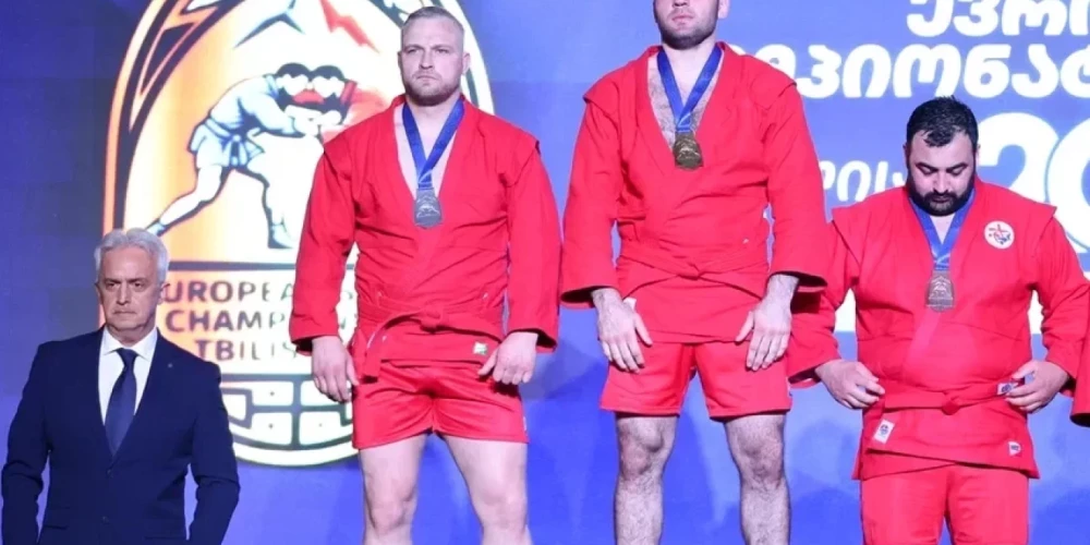 Latvijas sportisti pagājušajā nedēļas nogalē Gruzijā sacentās Eiropas sambo čempionātā, kurā ar savas valsts simboliku varēja startēt arī Krievijas un Baltkrievijas pārstāvji.