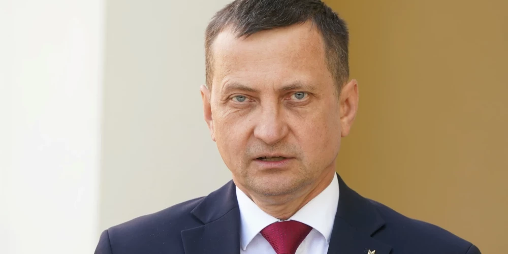 Saeima atjauno deputāta mandātu Armandam Krauzem. 