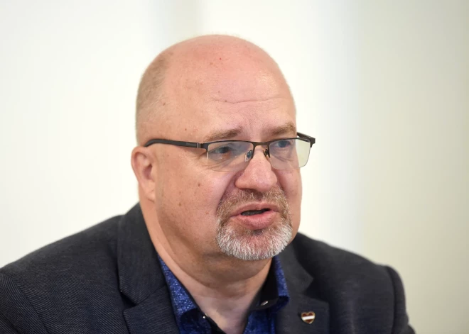 У Валкского края проблемы - постоянно задерживает платежи по кредитам и ищет выход из кризиса