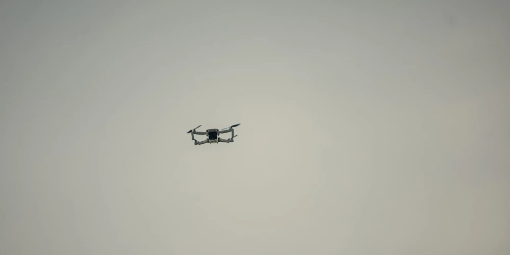 Pēc dronu incidentiem Eiropas Parlaments aicina stiprināt Baltijas gaisa telpas uzraudzību.