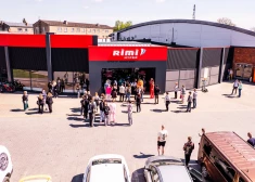 ФОТО: в Кулдиге после реконструкции открылся обновленный гипермаркет Rimi за 3 млн евро