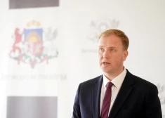 Валайнис отстранил от должности госсекретаря Минземледелия