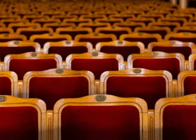 Ko darīt gaisa trauksmes laikā muzejā vai teātrī? Kultūras iestādēm būs jāgatavo savi noteikumi
