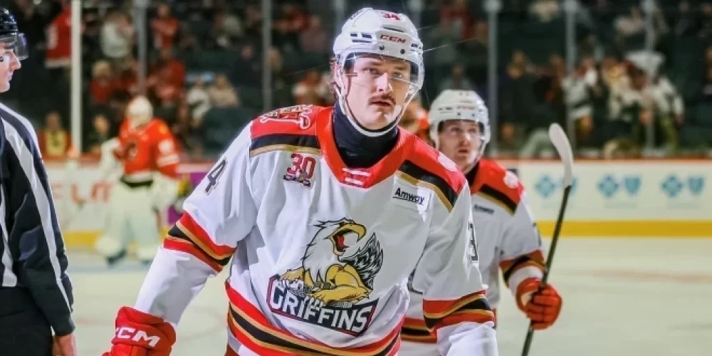 Eduards Tralmaks var steigties palīgā Latvijas hokeja izlasei.