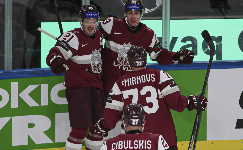 Jācīnās par punktiem pret čempioni: Latvijas hokejistiem duelis pret ar NHL spēlētājiem komplektēto ASV