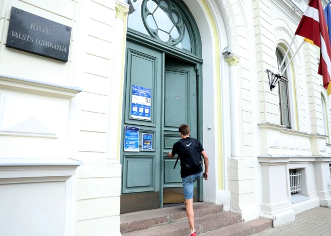 Только по конкурсу: утвержден порядок приема в 10-е классы школ Риги