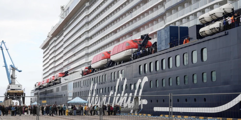 Vācijas kruīzu kompānijas "TUI Cruises" kuģis "Mein Schiff Relax" Rīgā.
