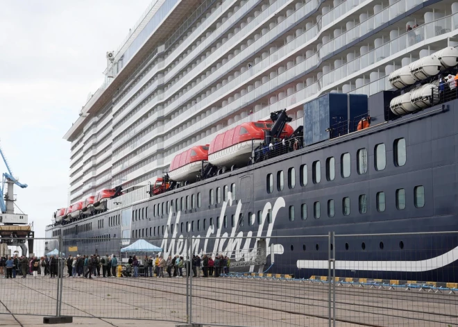 Vācijas kruīzu kompānijas "TUI Cruises" kuģis "Mein Schiff Relax" Rīgā.