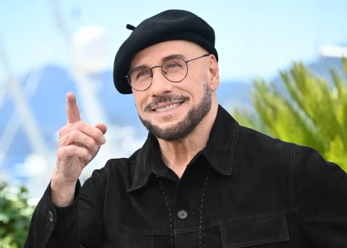 Džons Travolta 2026. gada Kannu kinofestivālā.