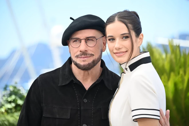 Džons Travolta ar meitu Ellu Blū Travoltu.