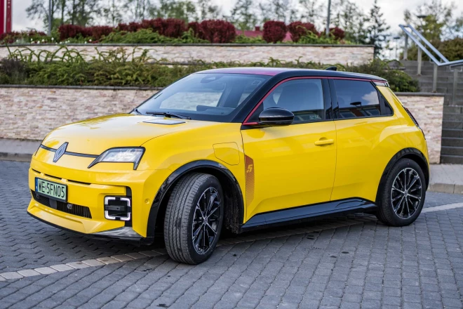 “Renault 5”.