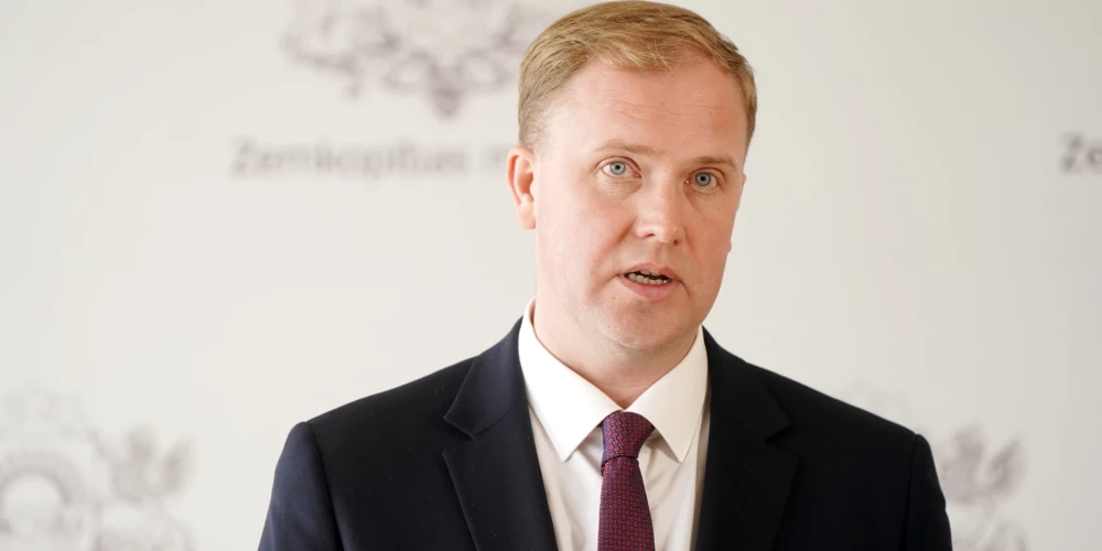 Zemkopības ministra pienākuma izpildītājs, ekonomikas ministrs Viktors Valainis. 