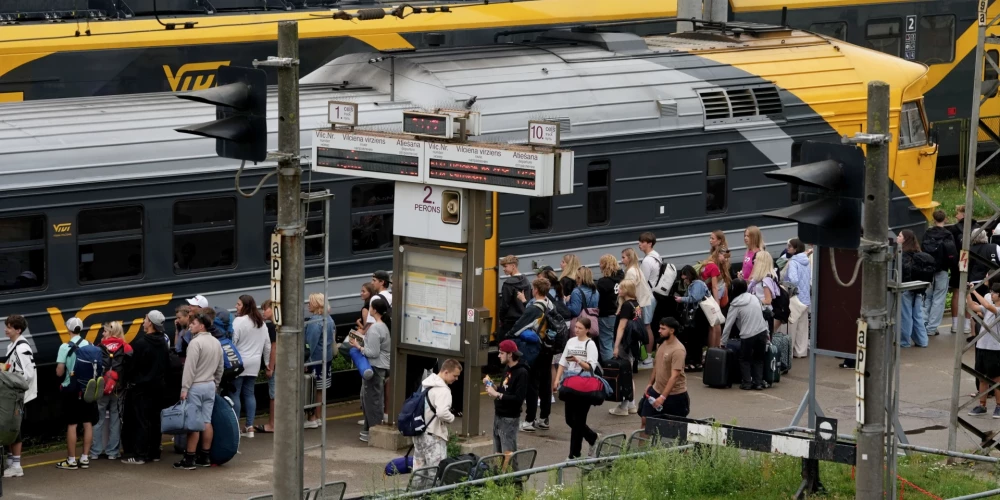 Satiksmes ministrija sagatavojusi vadlīnijas resora institūcijām un kapitālsabiedrībām, tostarp arī reģionālajam sabiedriskajam transportam, rīcībai gaisa telpas apdraudējuma gadījumā Latvijas Austrumu pierobežas novados.