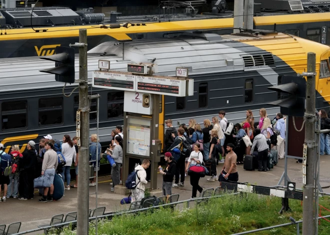 Paziņots, kas notiks ar sabiedriskā transporta pasažieriem Latvijas gaisa telpas apdraudējuma gadījumā
