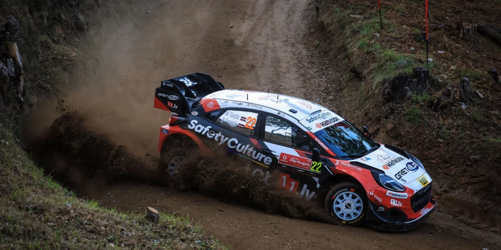 Mārtiņš Sesks un Renārs Francis šomēnes jau piedalījās Portugāles rallijā, ieņemot 9. vietu (foto: Scanpix / EPA)