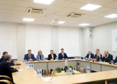 Politiķi sarunas par valdības deklarāciju sola turpināt arī brīvdienās