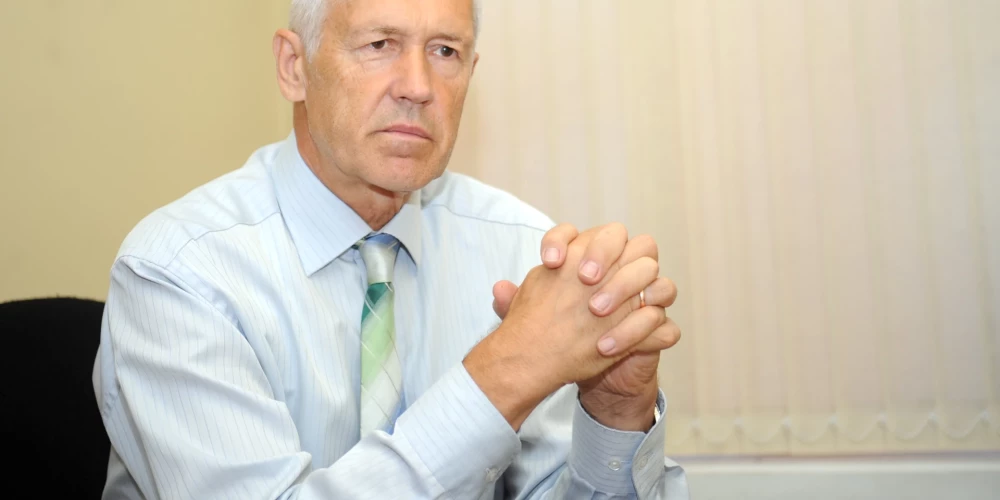 Дзинтарс Абикис.