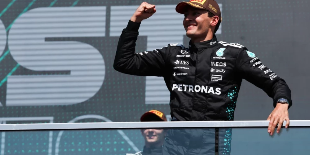 "Mercedes" pilots Džordžs Rasels sestdien uzvarēja Pirmās formulas (F-1) sezonas piektā posma - Kanādas "Grand Prix" - sprinta sacīkstē.