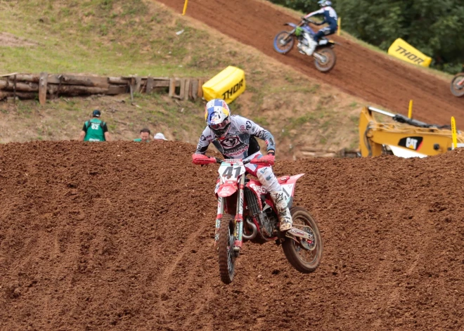 Pauls Jonass izcīna 12. vietu Francijas MXGP posma pirmajā braucienā