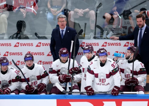 Latvijas hokeja izlases galvenais treneris Harijs Vītoliņš pasaules čempionāta spēlē pret Lielbritāniju.