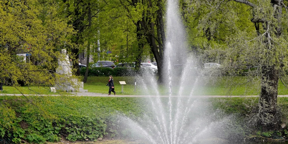Maksimālā gaisa temperatūra būs +17..+22 grādi, vietām piekrastē temperatūra nepārsniegs +15 grādus.