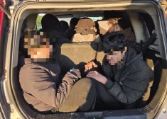 Aiztur bulgāru un Latvijas pilsoni par nelegālo migrantu pārvadāšanu