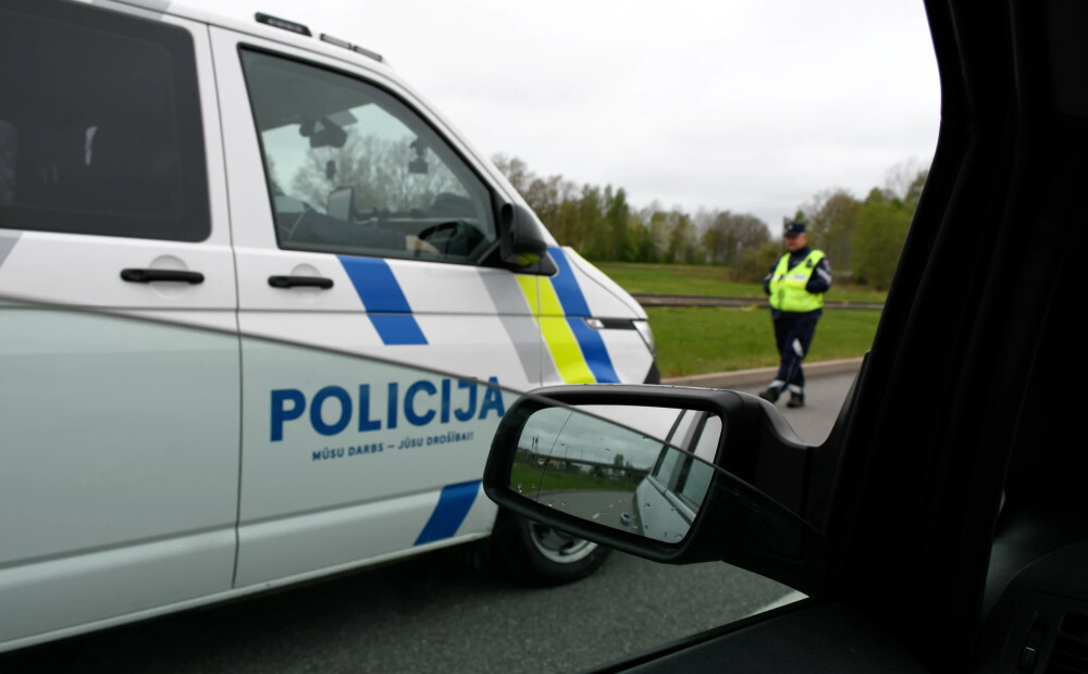 Nelaime uz Brīvības un Senču ielas stūra: policija lūdz atsaukties aculieciniekus