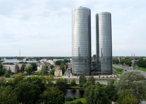 Семь квартир в Zunda Towers выставили на аукцион за сотни тысяч евро, но покупателей не нашлось.