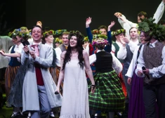 FOTO: pie skatītājiem atgriežas muzikāli teatrālā lielizrāde “Jāņi uz zemes un debesīs”