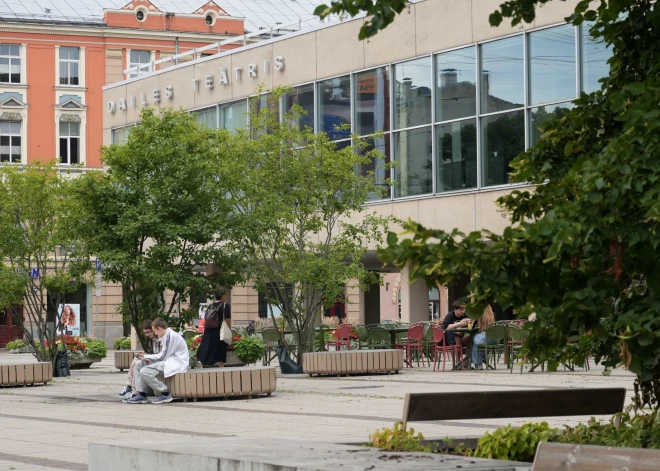 Dailes teātris aktieru veselības dēļ pārceļ “Sapnis par rudeni” pirmizrādi